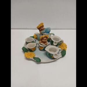 Charming Vintage Tea Set‎ with Floral Theme